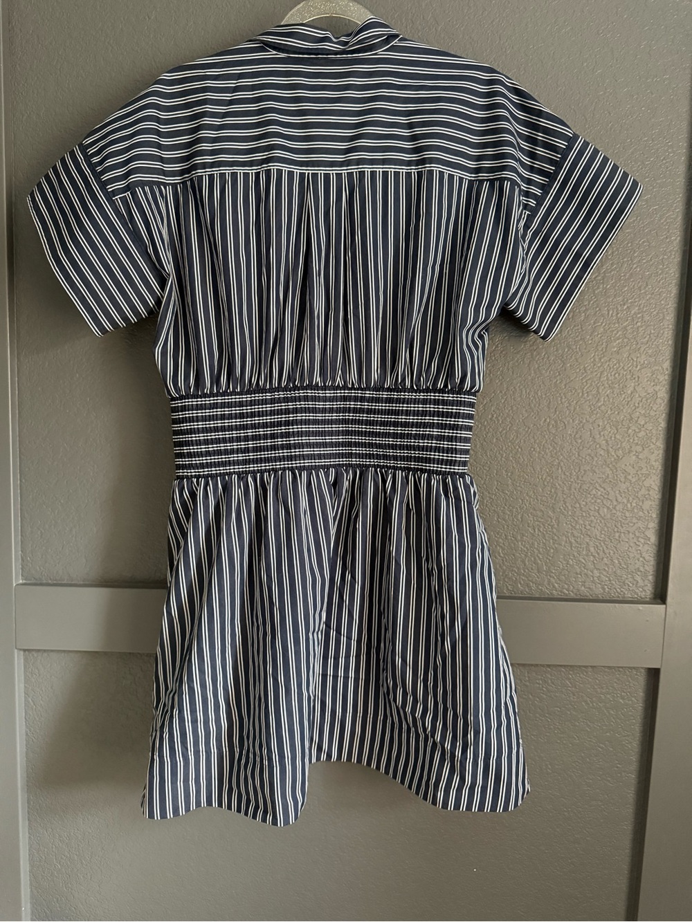 SPANX • Poplin smocked mini shirt dress - Navy and White Striped - Medium - Picture 10 of 10